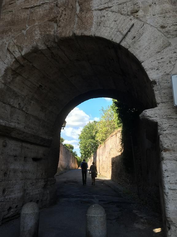 Delightful Apartment 100 Meters From The Colosseum Exterior photo