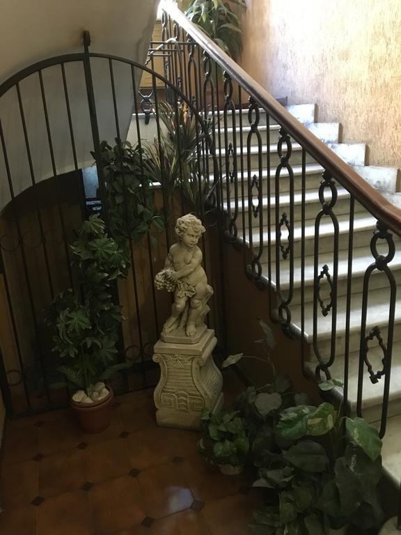 Delightful Apartment 100 Meters From The Colosseum Exterior photo