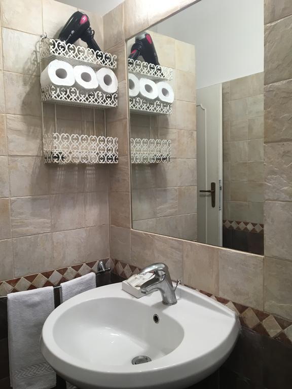 Delightful Apartment 100 Meters From The Colosseum Exterior photo