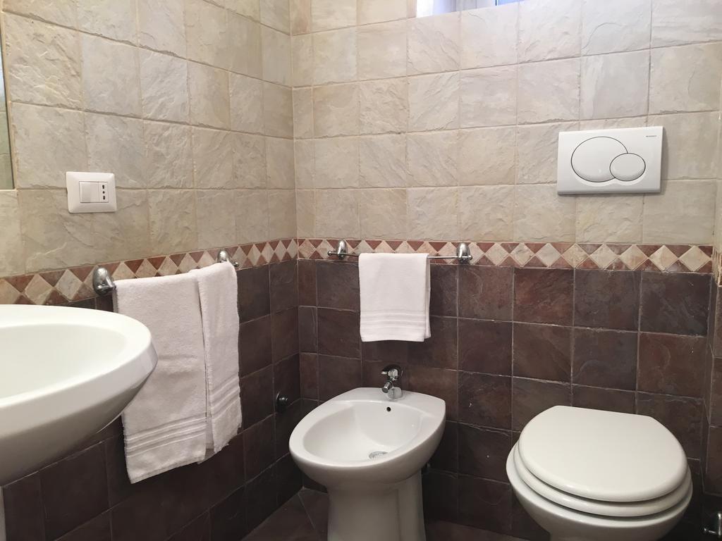 Delightful Apartment 100 Meters From The Colosseum Exterior photo