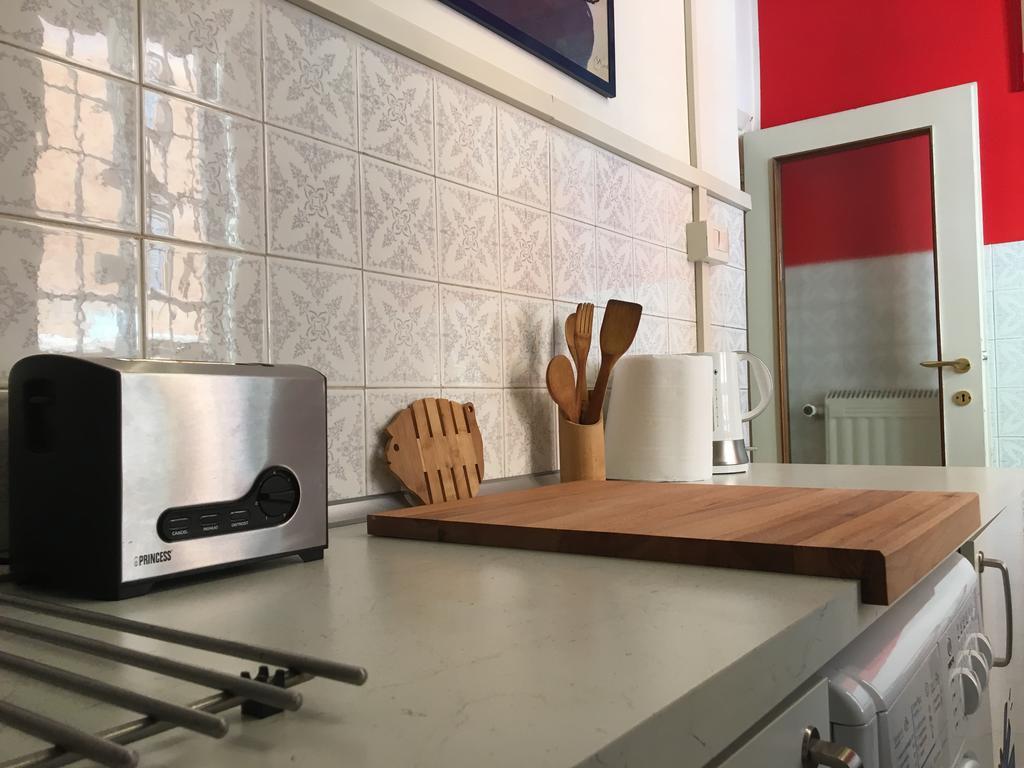 Delightful Apartment 100 Meters From The Colosseum Exterior photo
