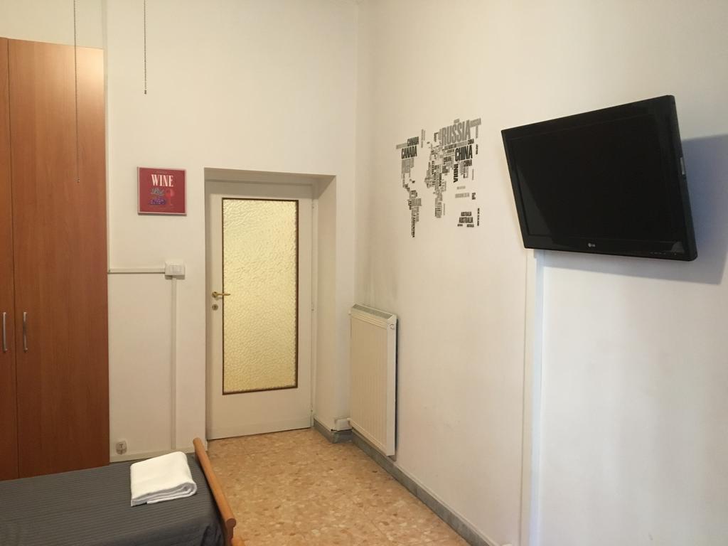 Delightful Apartment 100 Meters From The Colosseum Exterior photo