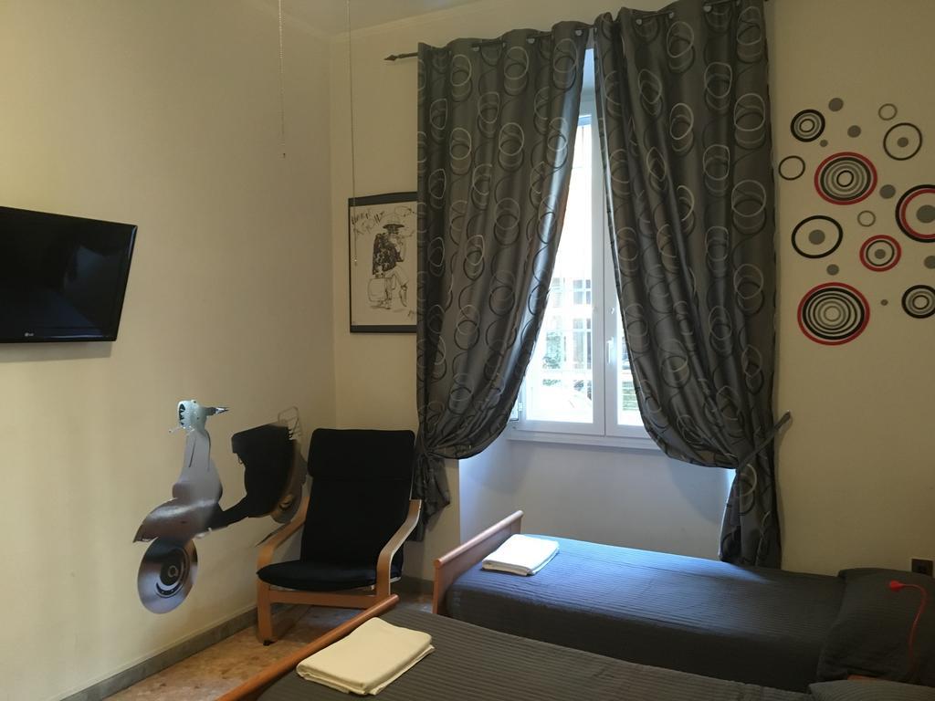Delightful Apartment 100 Meters From The Colosseum Exterior photo