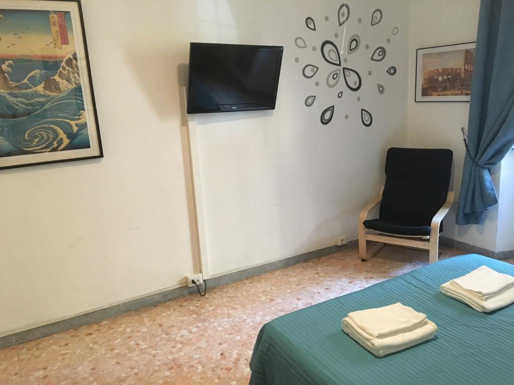 Delightful Apartment 100 Meters From The Colosseum Exterior photo